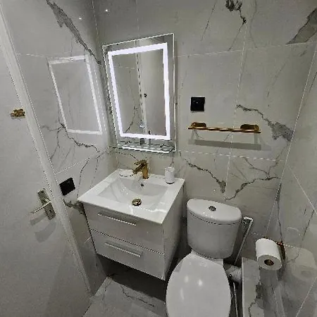 Magnifique , 2 Paříž